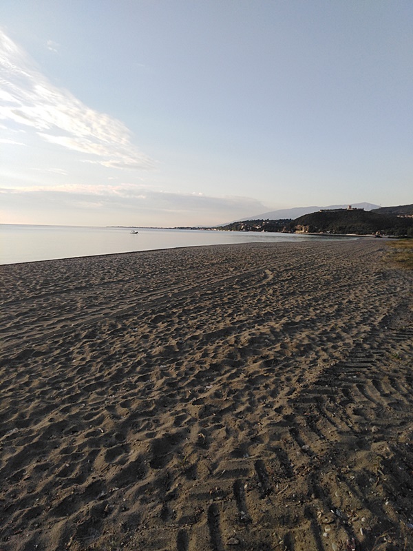 Plaża w Pantaleimonas o 7 rano.jpg
